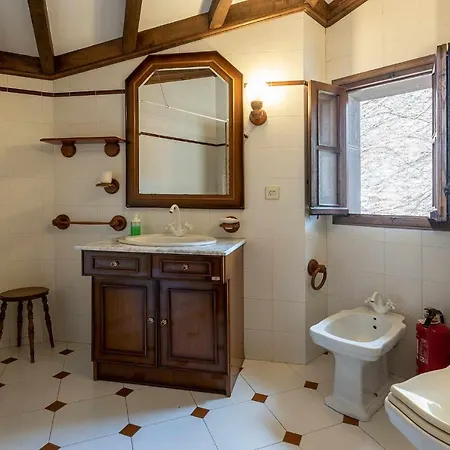 Casa Dario - Jardin Cerrado Y Chimenea En Llanes * Rales (Llanes)